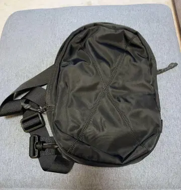 Samsonite RED 블랙 바디백