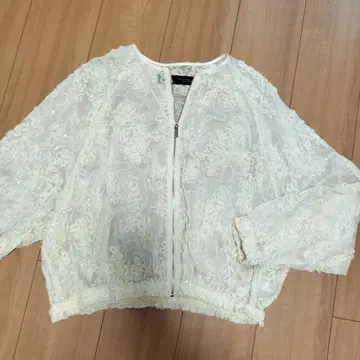 자라 플라워 레이스 노카라 자켓