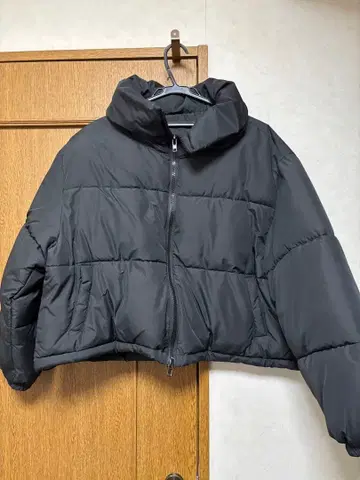 블랙 숏 다운 자켓 블랙