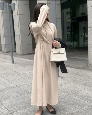 허리 쉐이프 후드티 원피스