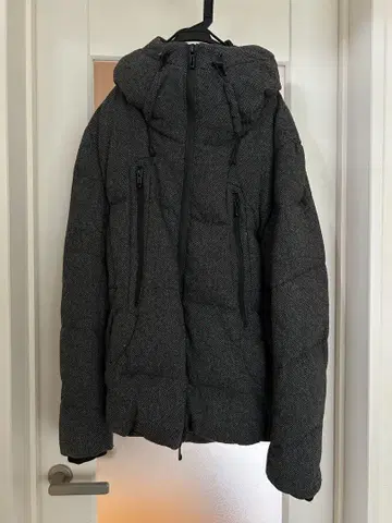 다크 그레이 후드 부착 다운 자켓 XL roshell