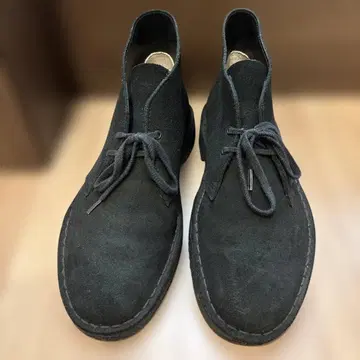 블랙 스웨이드 처카 부츠