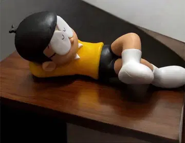 진구 피규어 도라에몽 낮잠