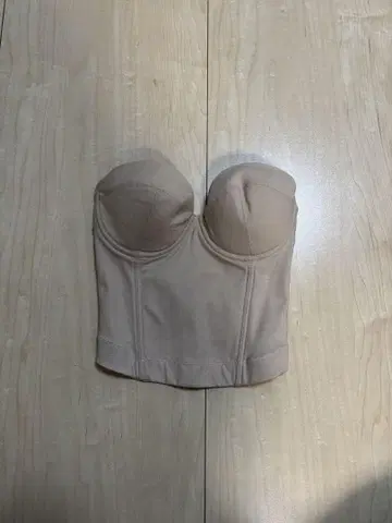 베이지 등 넓은 브라이덜 이너 E65