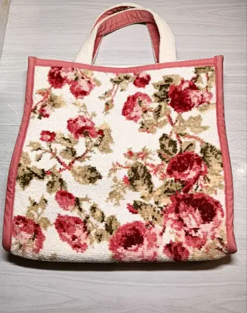 [ LAURA ASHLEY ] 셔닐 직조 꽃무늬 토트백