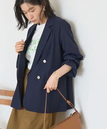 이번 시즌 아메리칸 홀릭 이지케어 W 테일러드 자켓 L