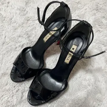 DIANA 블랙 오픈토 하이힐