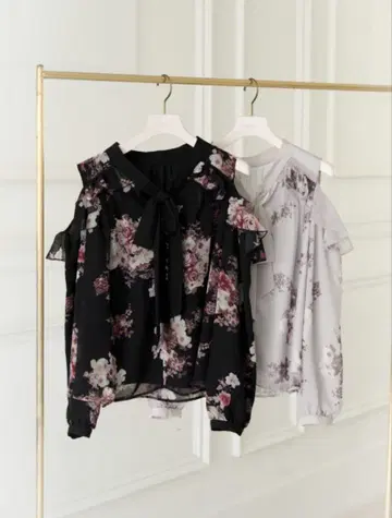 herlipto Isaline Bow-Tie Floral Blouse