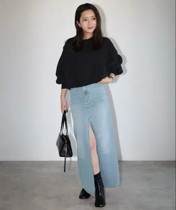 ENC 프론트 슬릿 데님 스커트