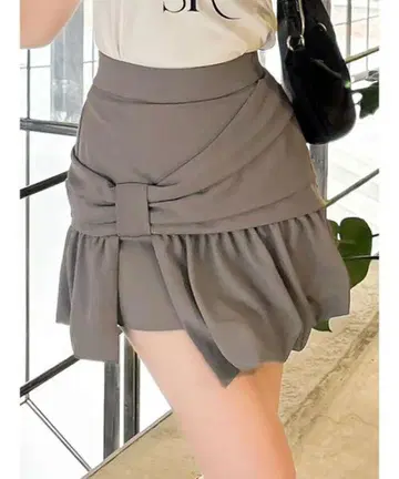 dazzlin 사선 리본 미니 스커트