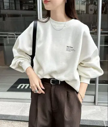 andme 속기모 로고 자수 원 포인트 맨투맨 상의 아이보리