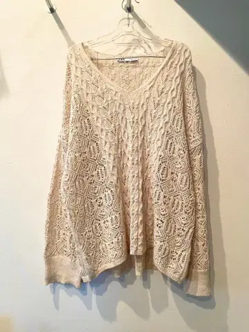ZARA 베이지 레이스 니트 긴팔