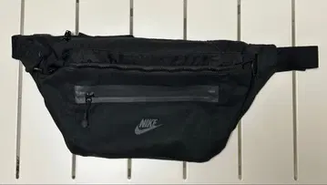 NIKE 엘레멘탈 프리미엄 파니 팩 (8L) 바디백