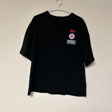패치 블랙 T셔츠 반팔