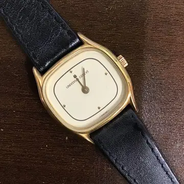 UNIVERSAL GENEVE 수동 와인딩 시계 골드/블랙