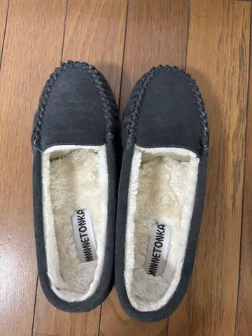 [ MINNETONKA ] 보아 모카신 차콜 23cm