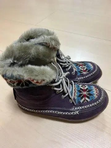 아웃도어 퍼 포함 민족 패턴 숏부츠