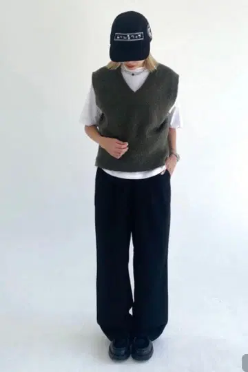 울 V넥 니트 베스트