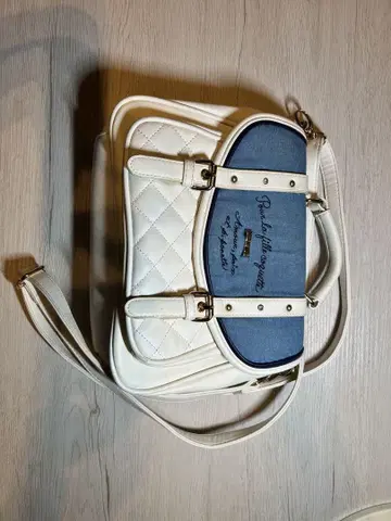 화이트 퀼팅 숄더백