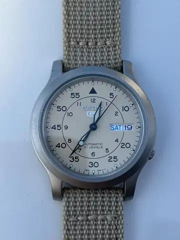 세이코 자동 와인딩 시계 베이지 다이얼