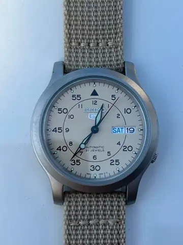 세이코 자동 와인딩 시계 베이지 다이얼