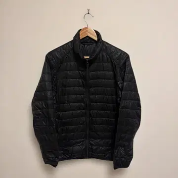 유니클로 울트라 라이트 다운 자켓 엑스트라 웜 블랙