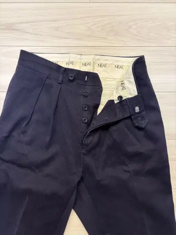 NEAT 네이비 슬랙스 버튼 플라이 코튼