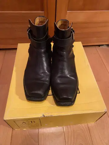 ADAM'S BOOTS 블랙 버클 부츠