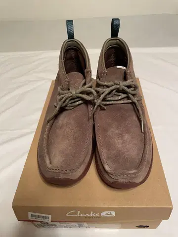 [ 새상품 미사용 ] Clarks 왈라비 스웨이드 올리브 25.0cm