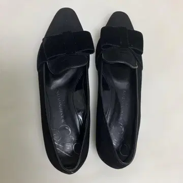 블랙 리본 포함 플랫슈즈 23.5cm