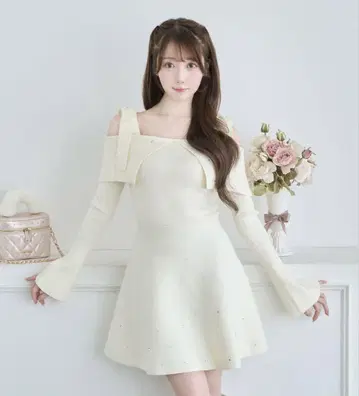 Rosemuse Bijou 니트 미니 원피스 화이트