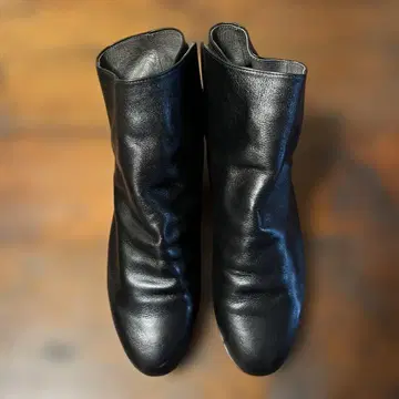 블랙 가죽 부츠