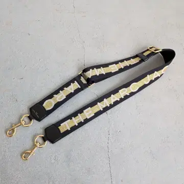 MARC JACOBS 로고 숄더 스트랩 블랙 x 골드