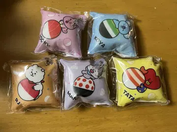 BT21 봉제 인형 마스코트와 커비 배지 세트