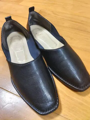 메탈루즈 스틸레토 플랫슈즈 블랙 22.5cm