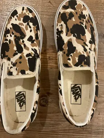 VANS 카우 패턴 슬립온