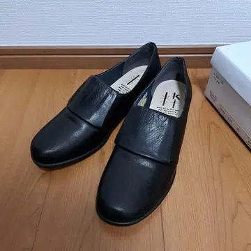 스퀘어 커프스 슬립온 천연 가죽 여성 신발 ~iki 24.5cm