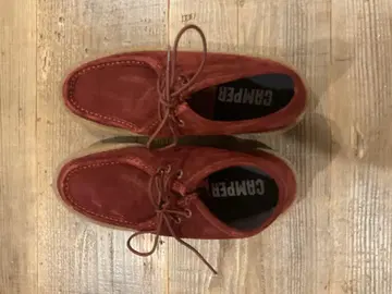 CAMPER 빨간색 스웨이드 처카 부츠