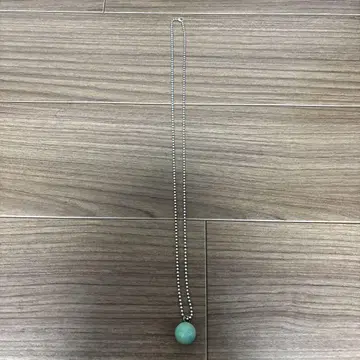 클리오 블루 그린 쿼츠 목걸이