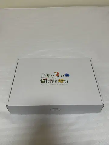 WEi 2023 시즌 그리팅 Bloom&Blossom