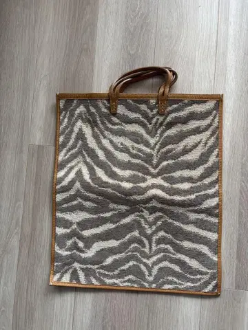 A VACATION [ FAN ZEBRA TOTE BAG ]