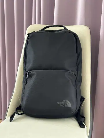 새상품급 더 노스페이스 셔틀 데이팩 슬림 NM82330 K