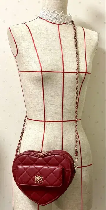 NICE CLAUP 퀼팅 하트 숄더