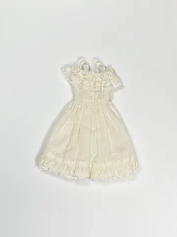 azone 아존 퓨어니모 PNM 오프숄더 프릴 원피스
