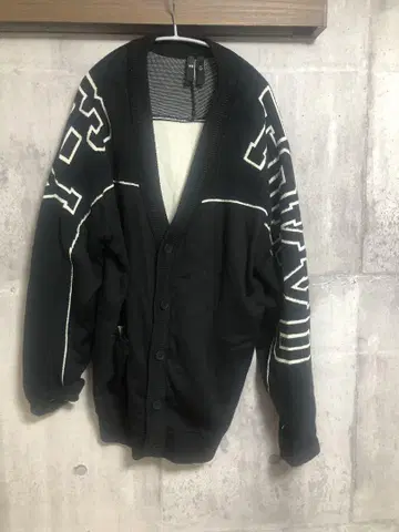 Y-3 와이스리 블랙 로고 디자인 가디건