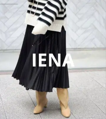 [새상품급] IENA 이에나 라이트 트윌 플리츠 스커트 블랙 36