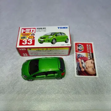 토미카 No.33 도요타 비츠 (2005년 신차 씰 포함)