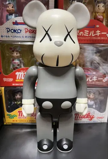 메디콤토이 베어브릭 KAWS 피규어 400% 정품 새상품급