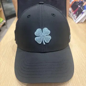 고루룬 블랙클로버 콜라보 cap