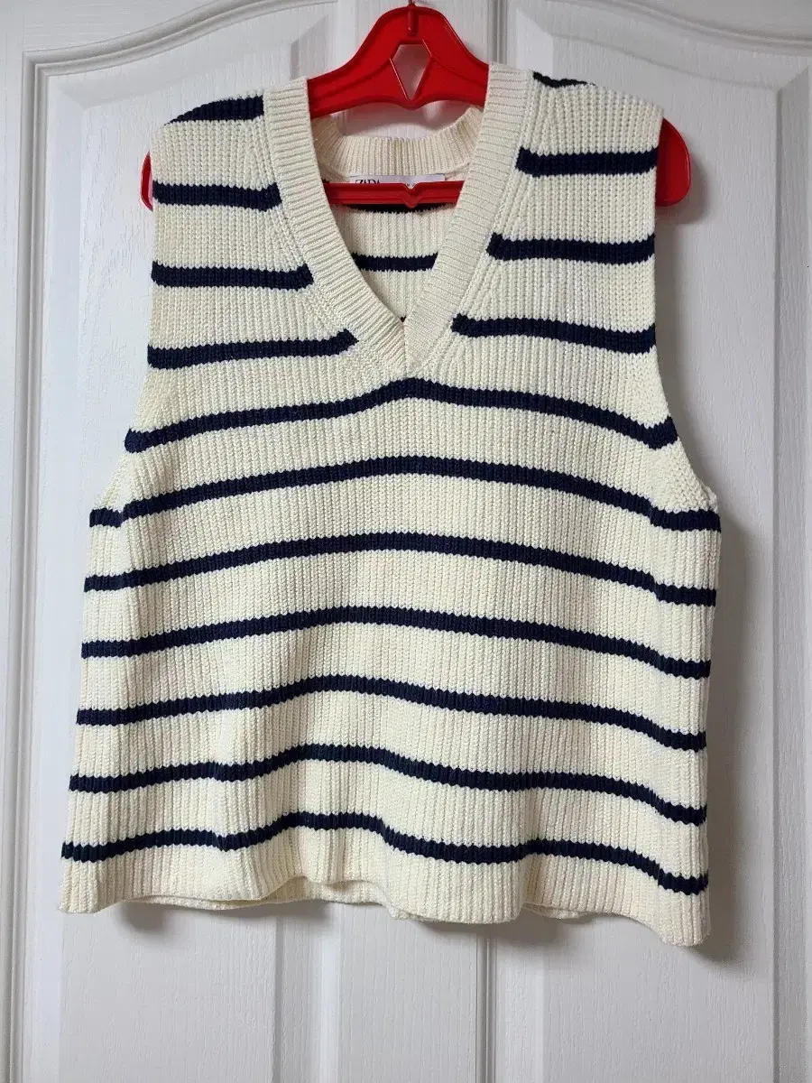 ZARA 자라 Zara striped V-neck knit vest on Bunjang Global